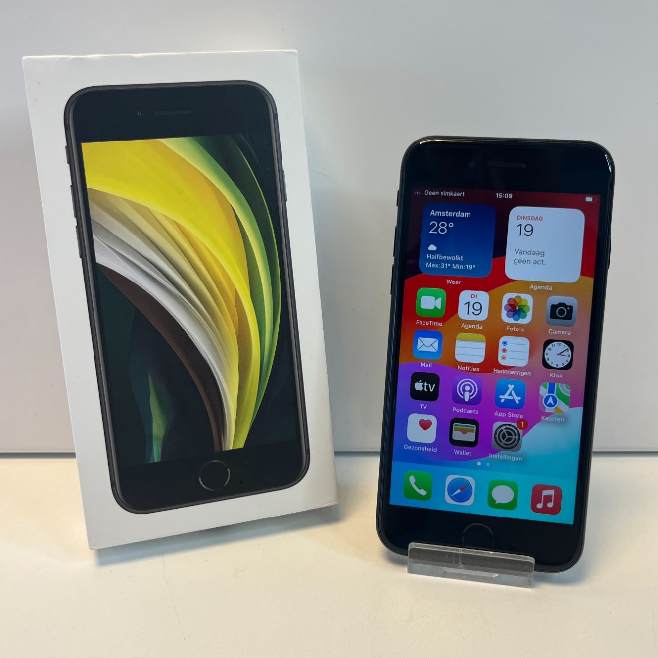 Apple iPhone SE 2020 128GB Zwart | 83% | ZGAN!
