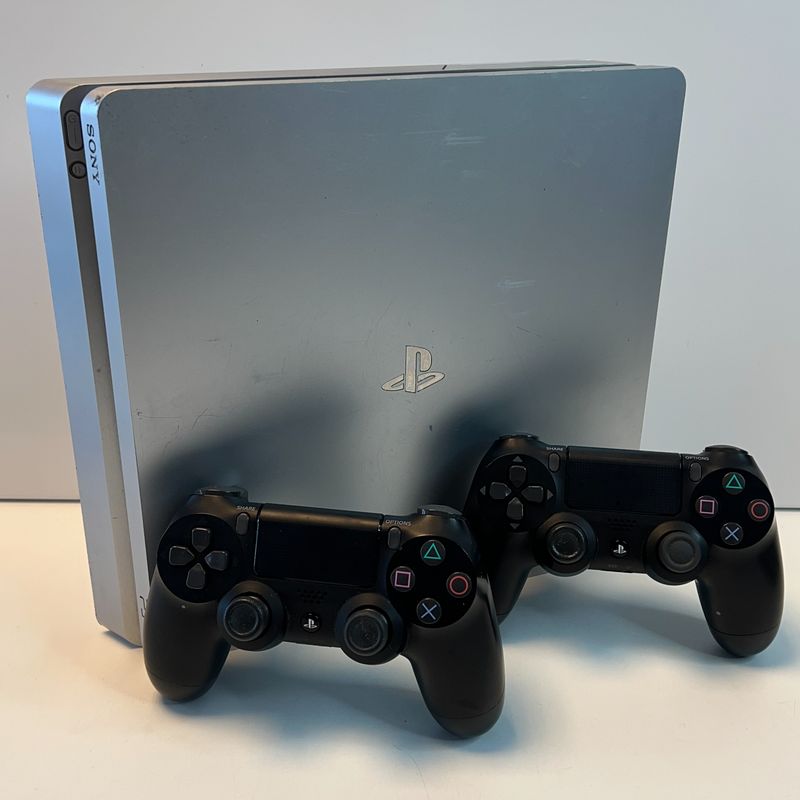 Sony Playstation 4 Slim 500GB + 2 controllers | Gebruikt