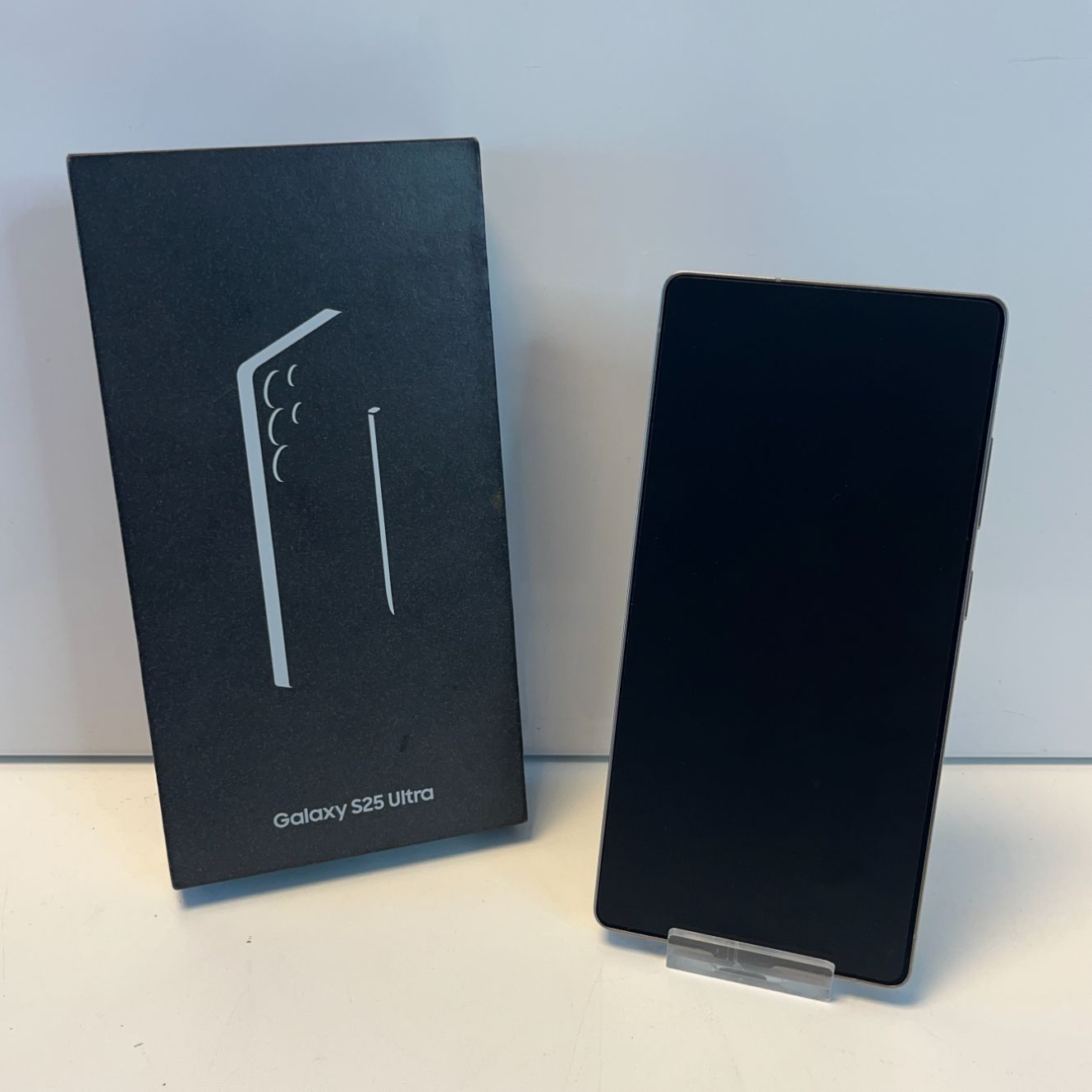 Samsung Galaxy S25 Ultra 256GB Zwart | NIEUWSTAAT!