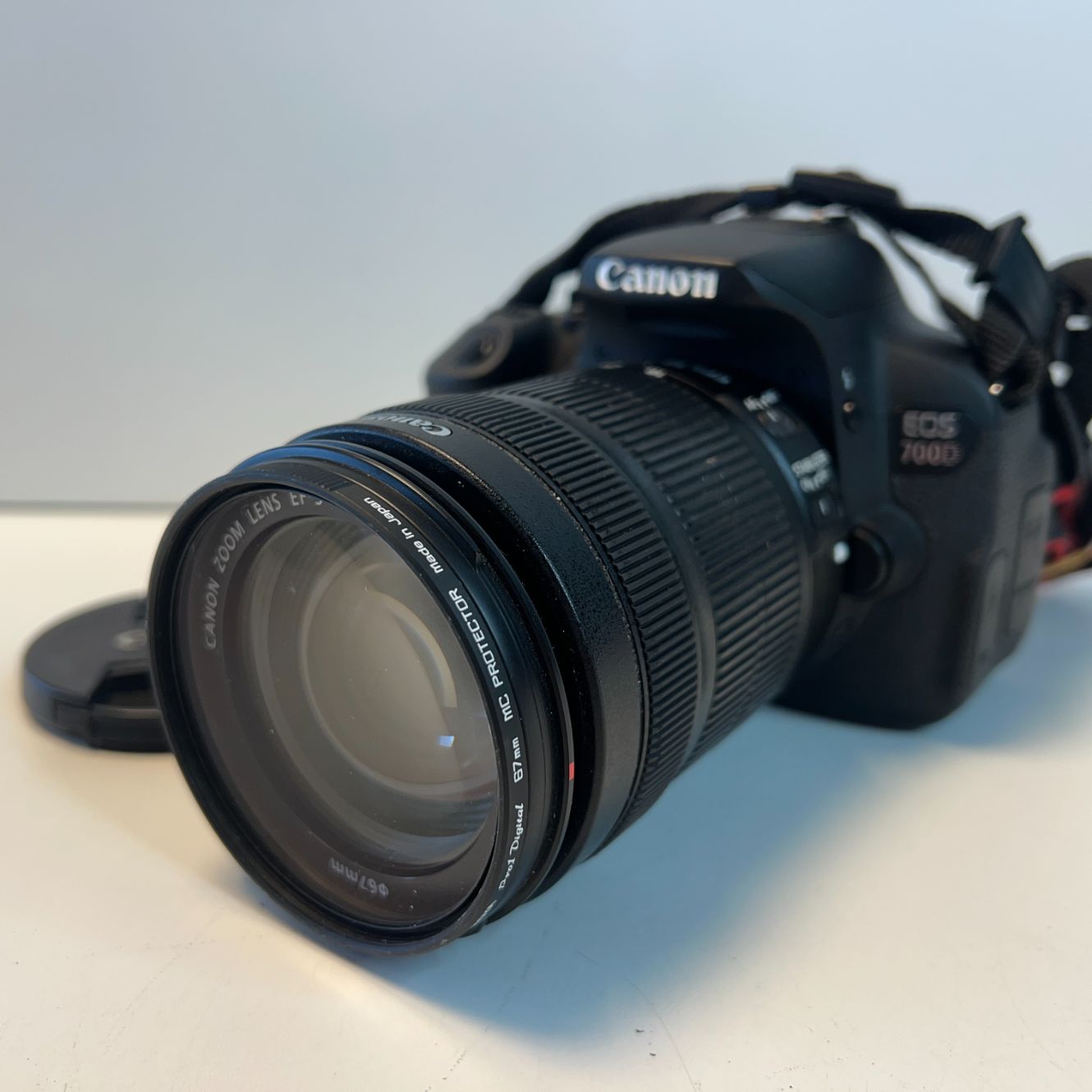Canon EOS 700D Spiegelreflexcamera + 18-135mm 3.5-5.6 IS STM