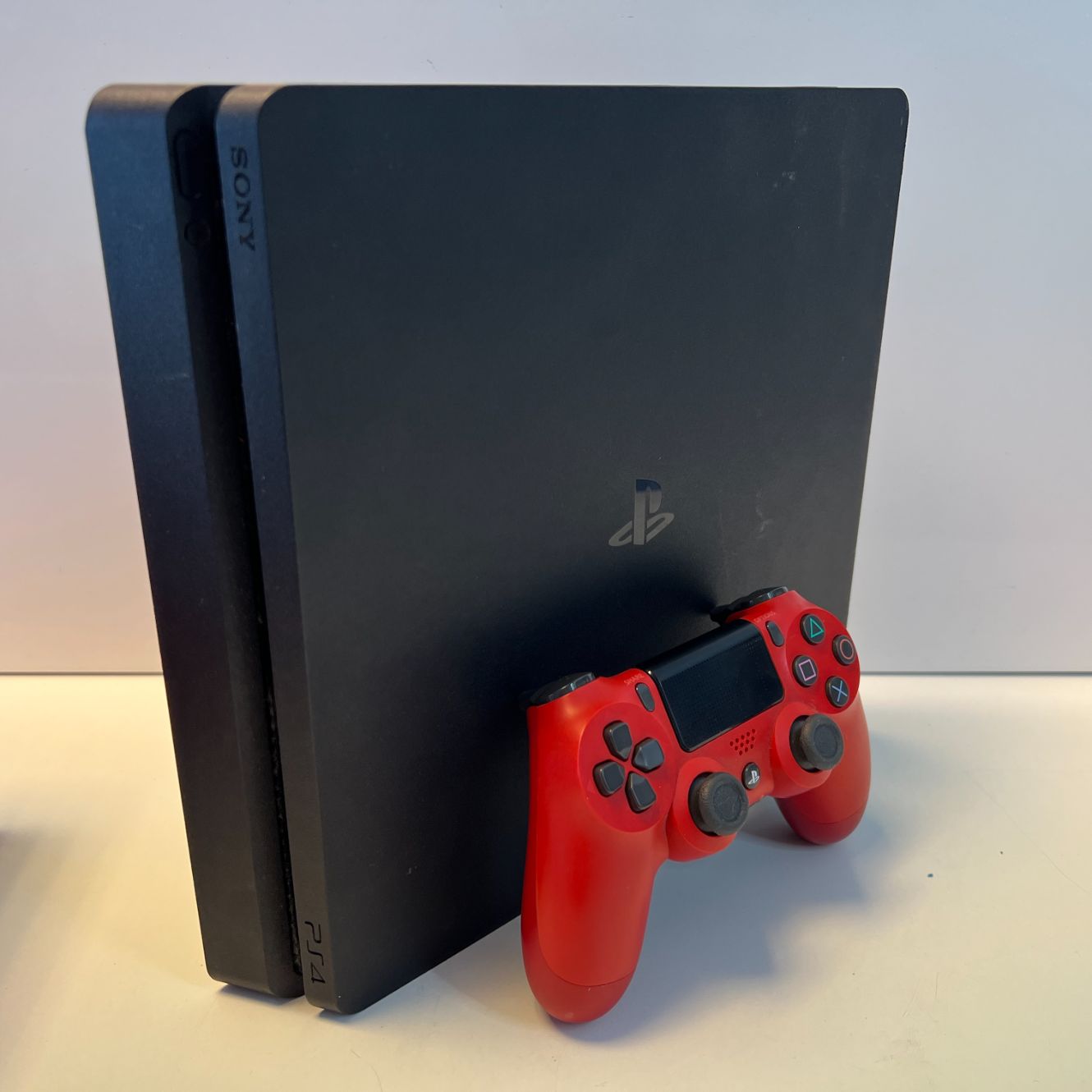 Sony Playstation 4 Slim + controllers | Nette staat