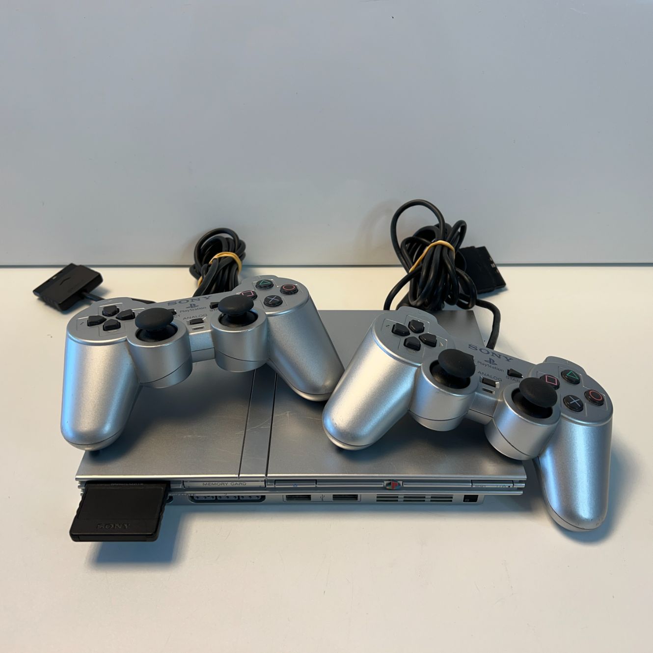 Sony Playstation 2 Slim Silver + 2 controllers