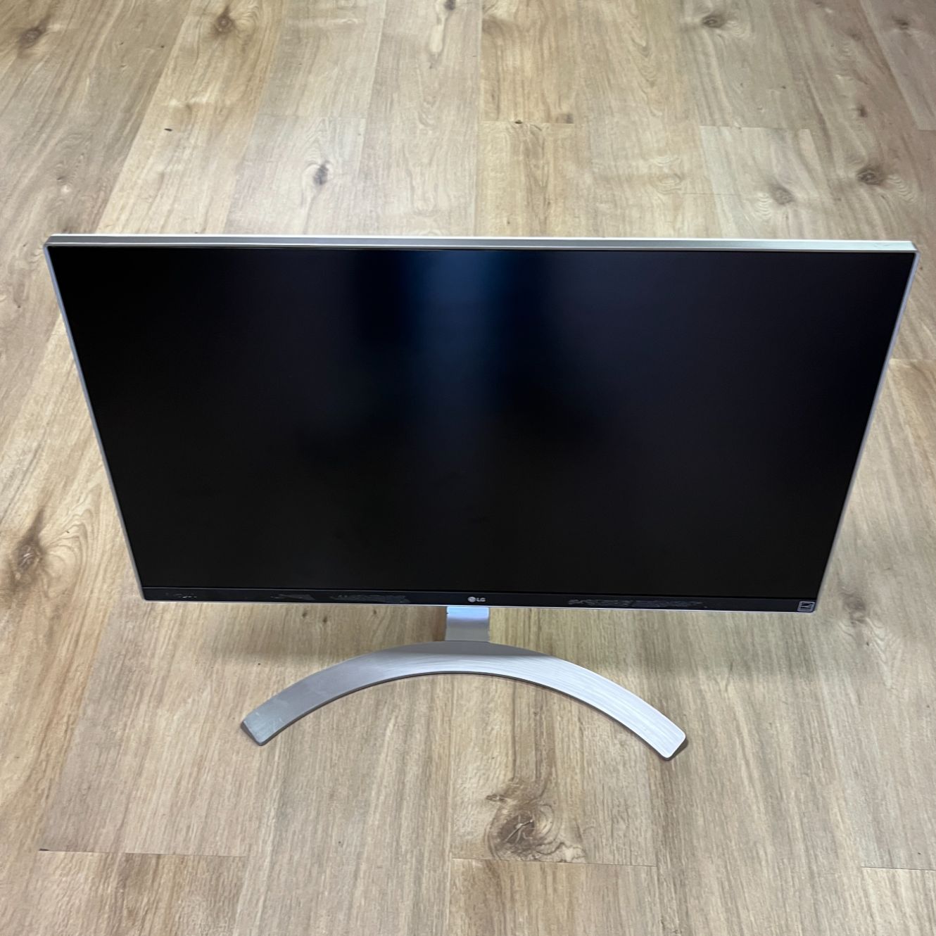 LG 27UD88-W 4K UHD Monitor - 27 inch | Nette staat