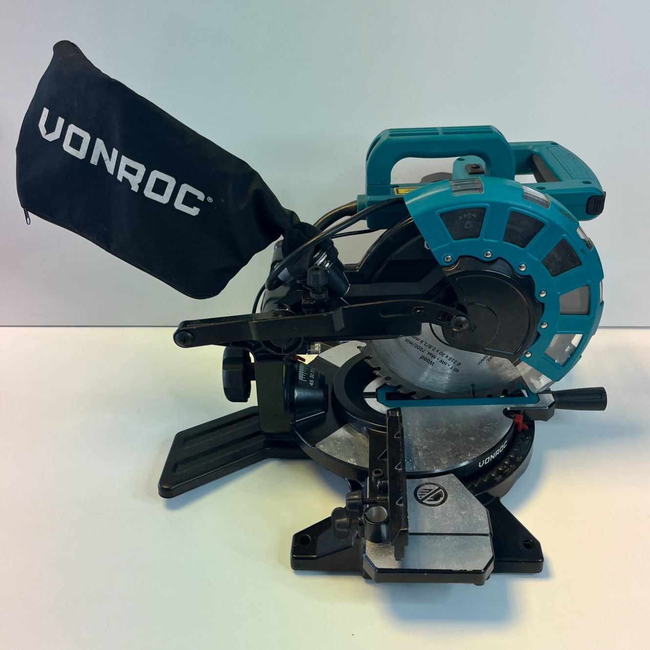 Vonroc Afkortzaag 1700W - 216mm Kap en verstekzaag met laser
