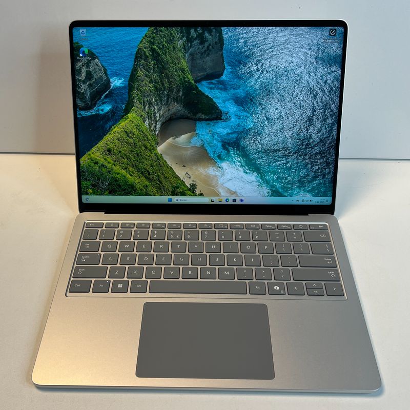 Microsoft Surface Laptop 7 + Copilot 13 Inch laptop