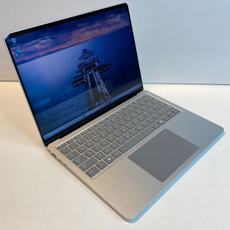 Microsoft Surface Laptop 7 + Copilot 13 Inch laptop