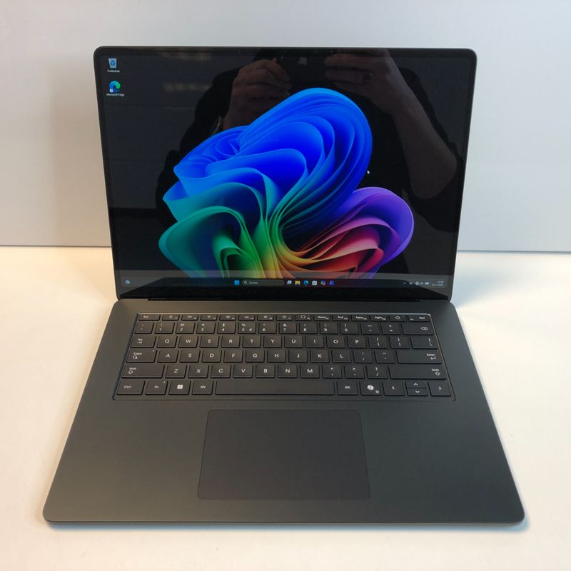 Microsoft Surface Laptop 7 Copilot+ 15 Inch | 512GB | 16GB