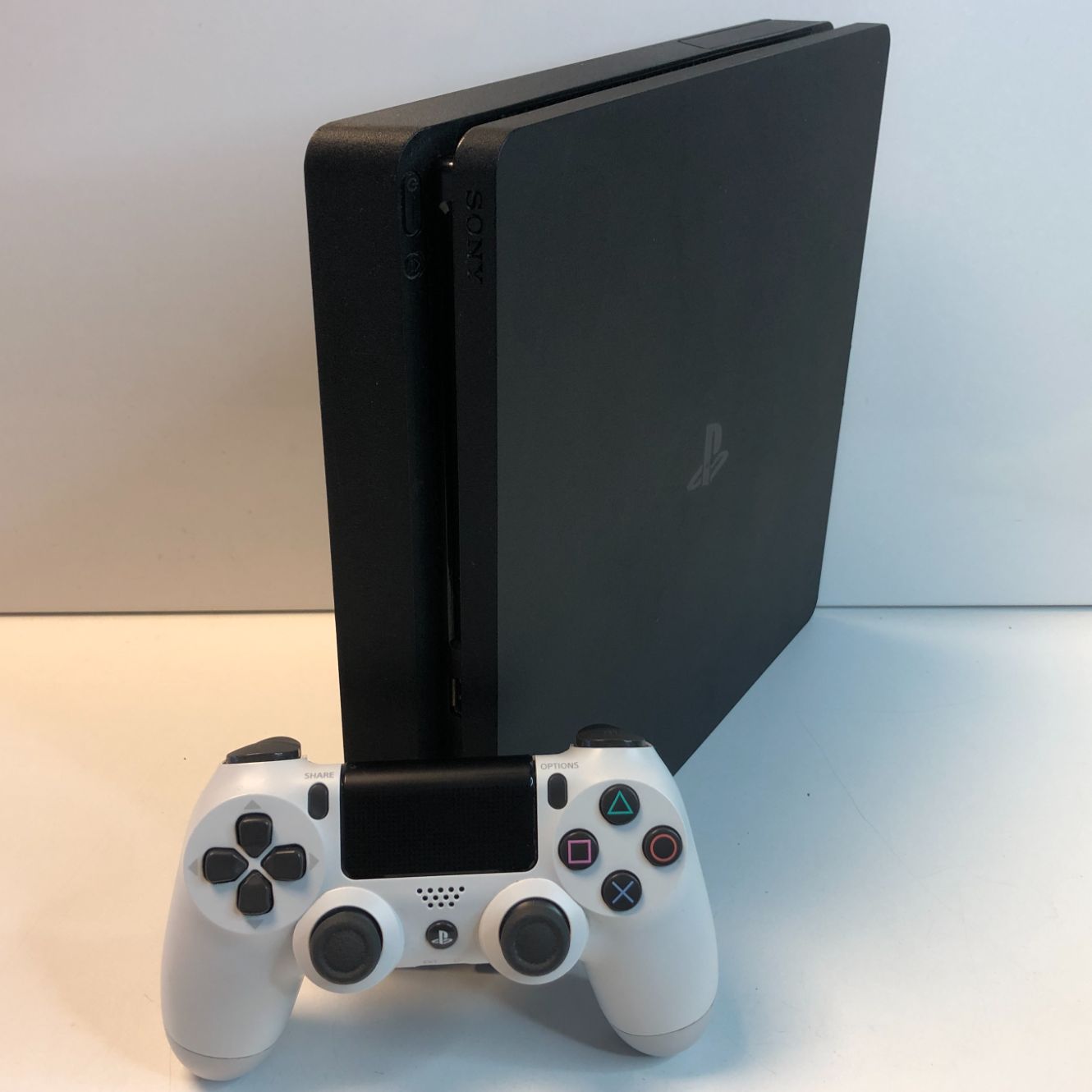 Sony Playstation 4 Slim 1TB + Controller | Disc drive defect