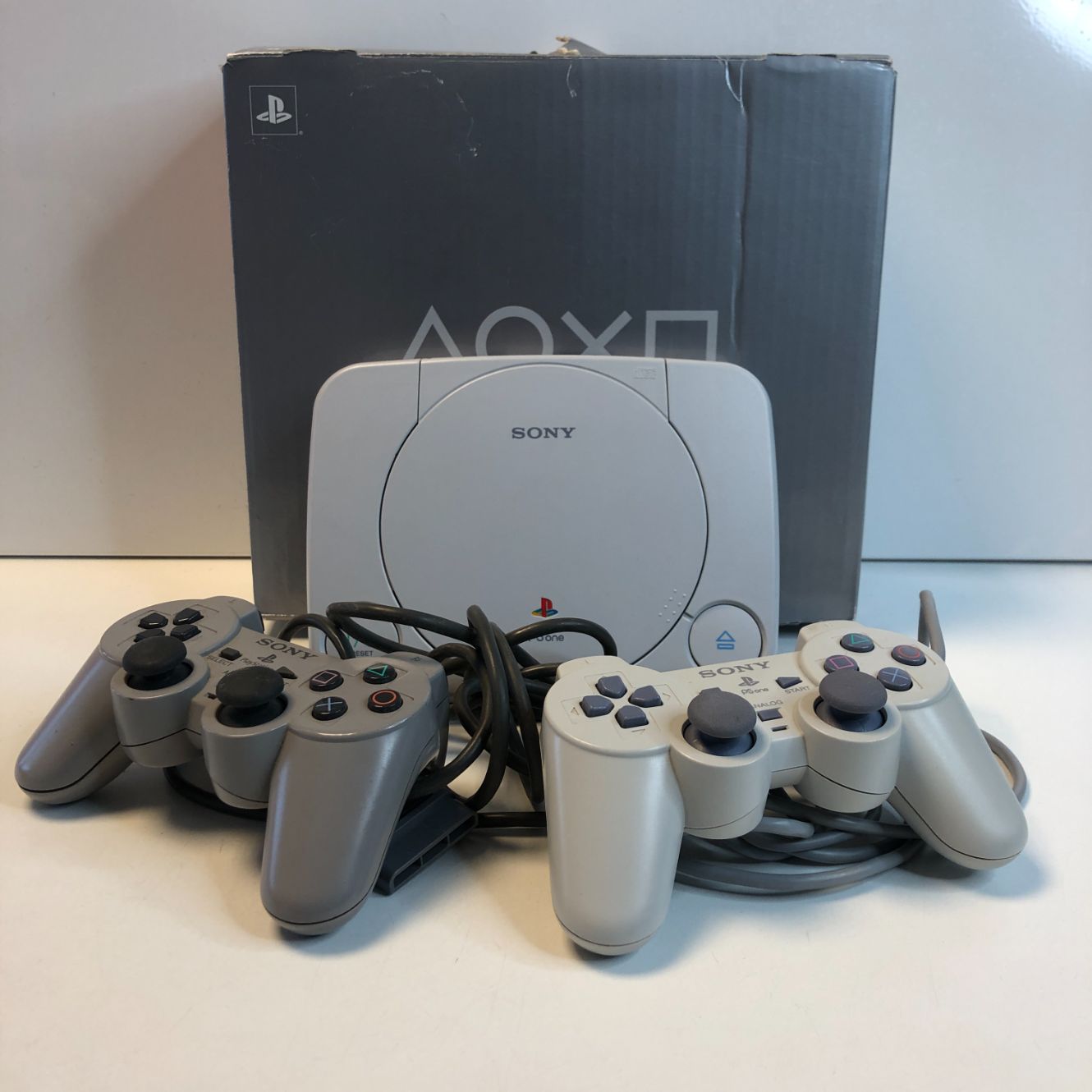 Sony PS One + 2 Controllers | Gebruikt