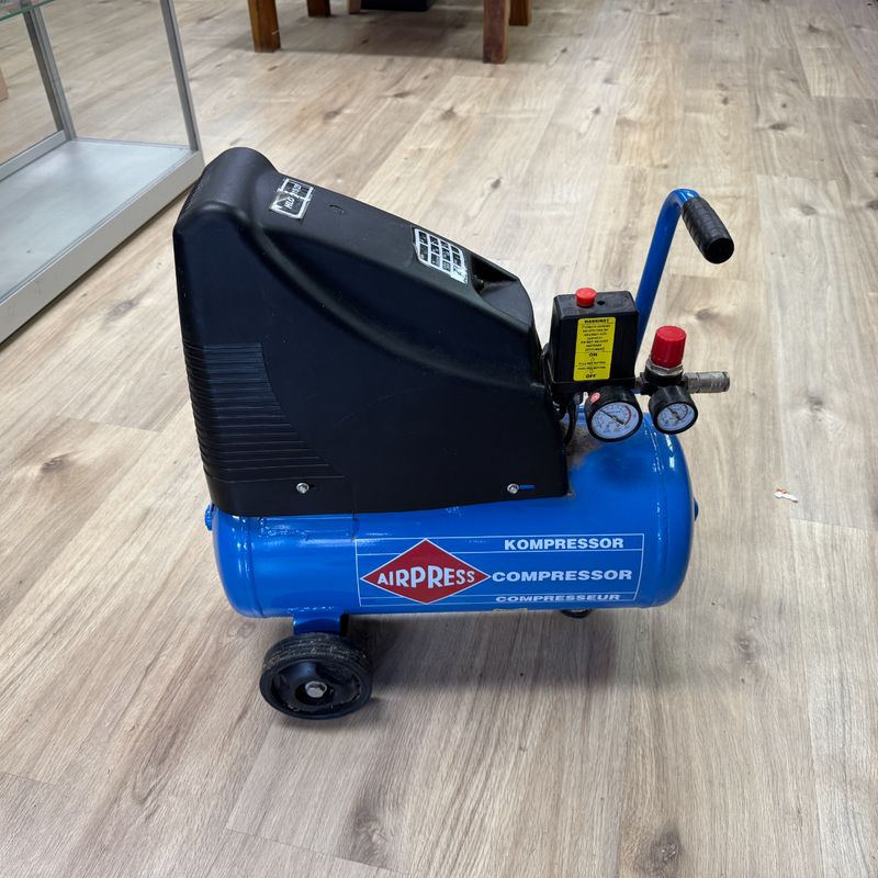 Airpress Kompressor 25L 6-8 Bar | Met extra's