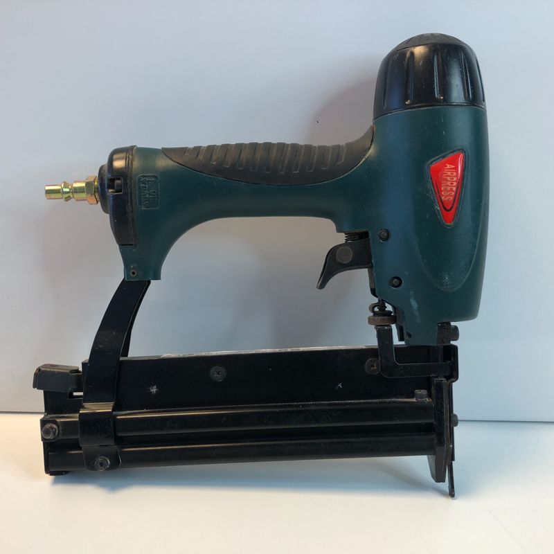 Airpress Afwerktacker | Gebruikt