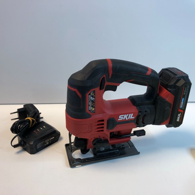 SKIL SW1E342001 Decoupeerzaag met Accu | Zeer Nette Staat