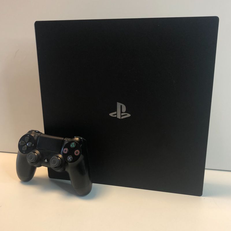Sony Playstation 4 Pro 1TB + Controller | Gebruikt