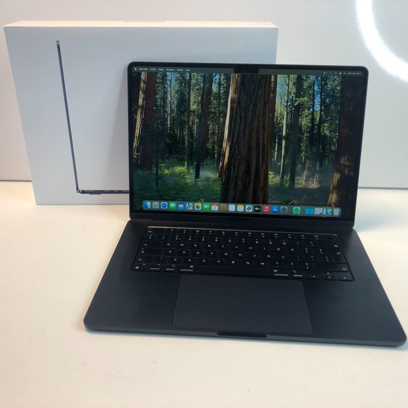 Apple Macbook Air M3 2024 15" | 256GB | 8GB | 10 Cycli |