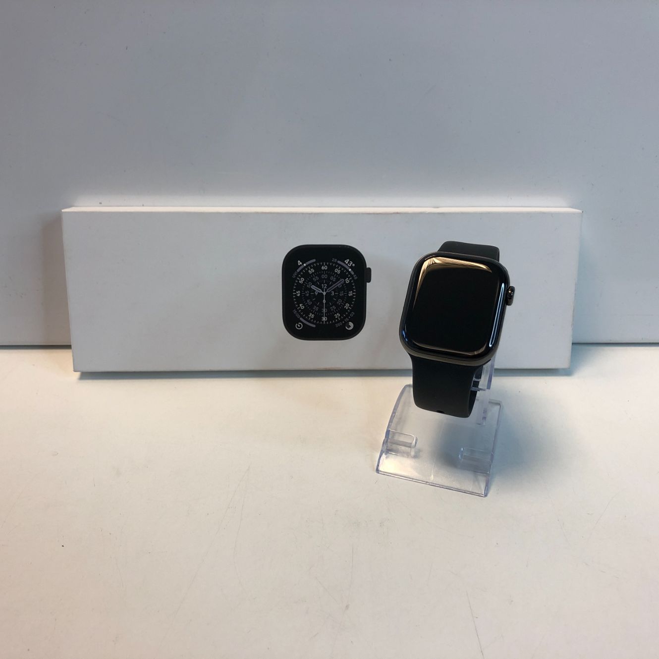 Apple Watch Series 11 Titanium 11 42mm + Cellular | 100%
