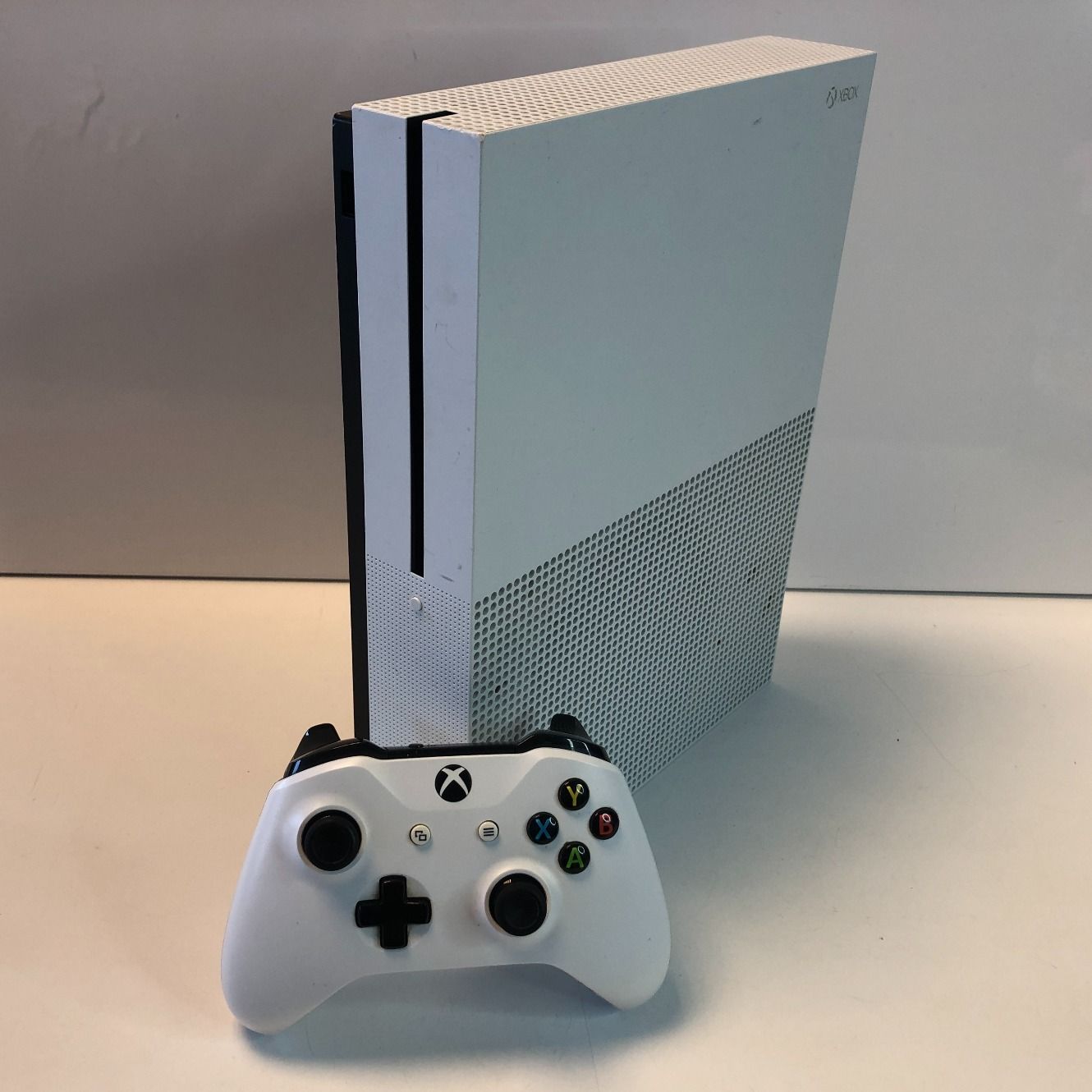 Microsoft Xbox One S 500GB Wit + Controller | Gebruikt