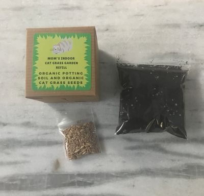 Mom&#39;s Indoor Cat Organic Grass Garden Refill Kit