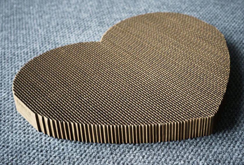 Americat Company Heart Cat Scratcher