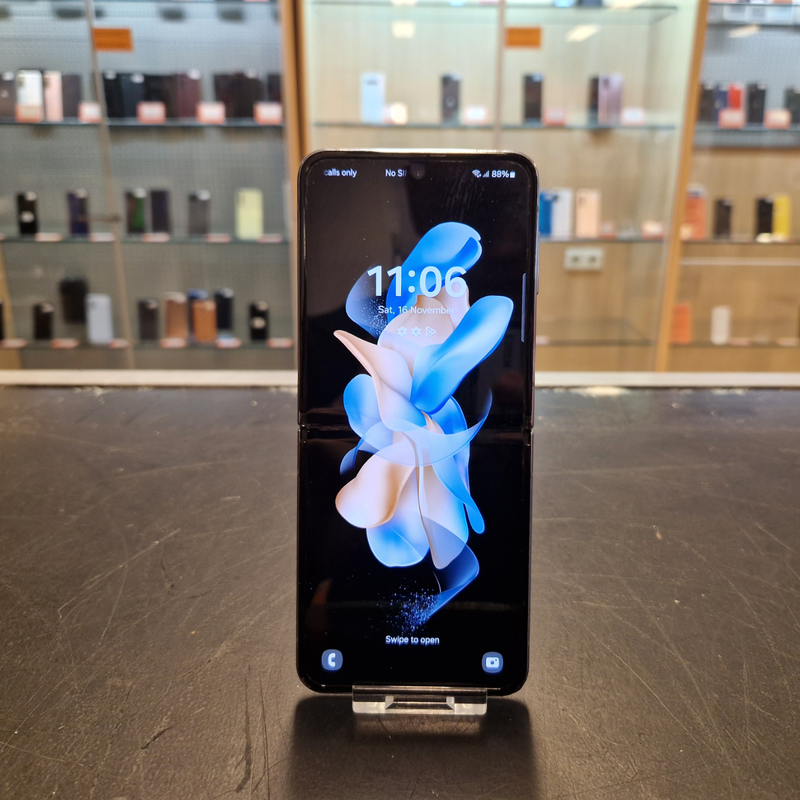 Samsung Galaxy Flip 4 256GB Android 14 - In Nette Staat