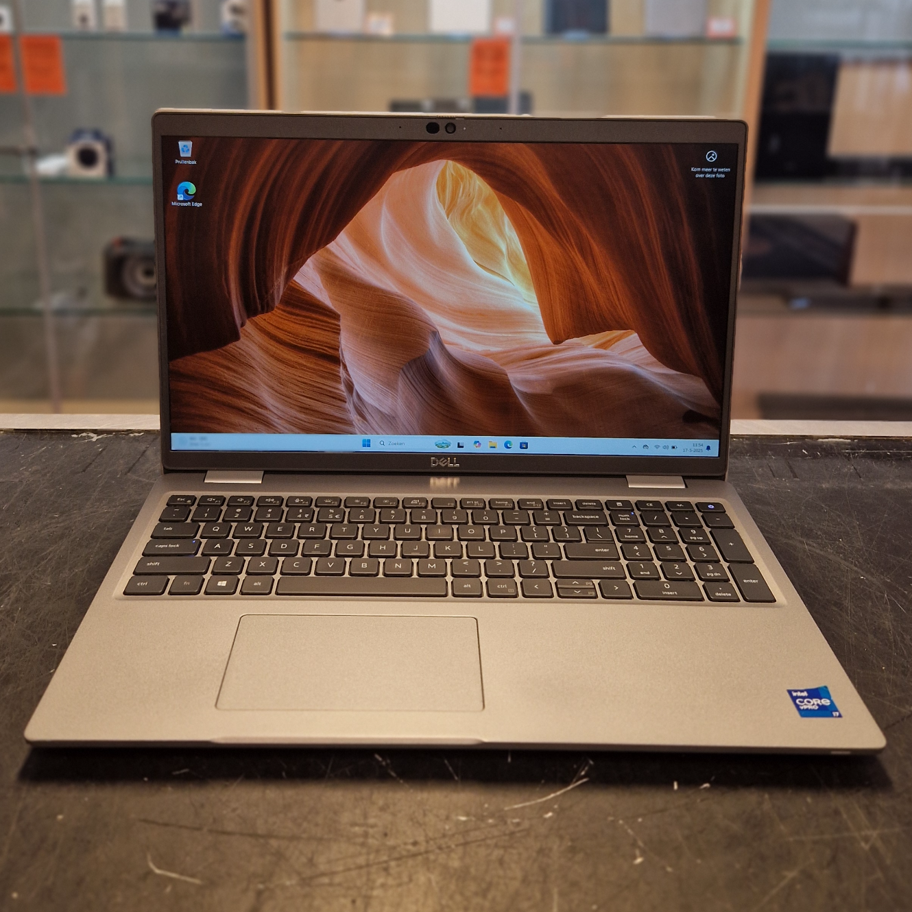 Dell Latitude 5520 Intel Core i7-1185G7 V Pro 16GB 512GB SSD - In Nette Staat