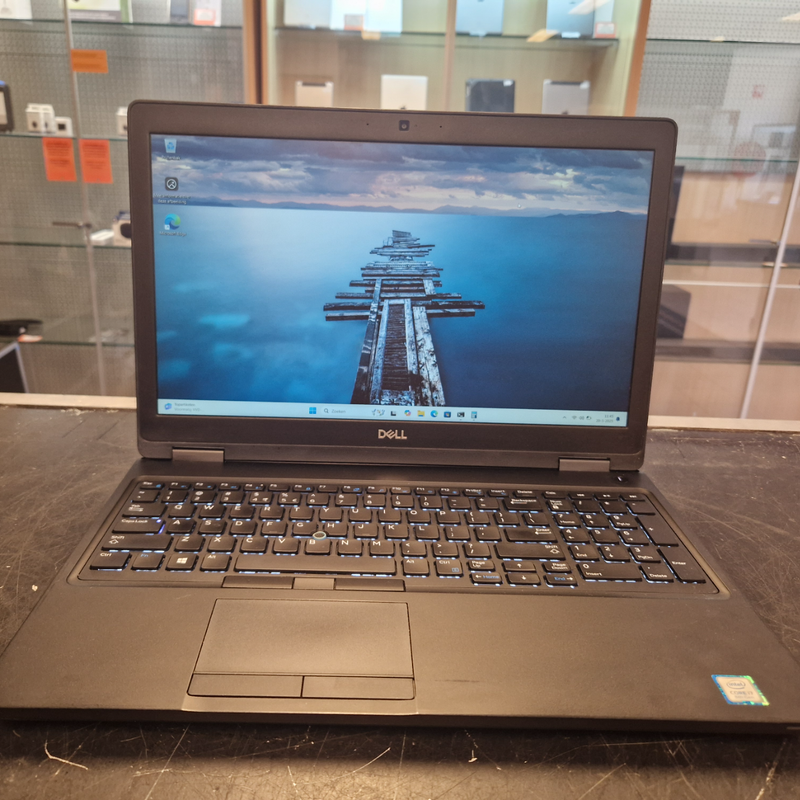 Dell Latitude 5591 Intel Core i7-8850H 16GB 256GB SSD Windows 11 - In Nette Staat