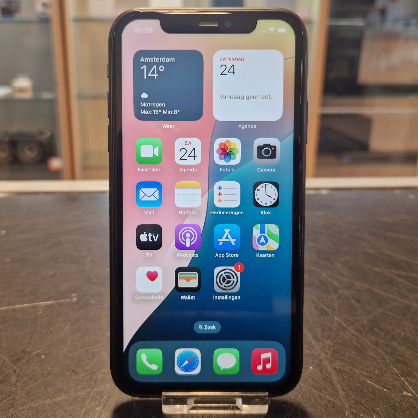 Apple iPhone 11 128GB iOS 18 | Black - In Nette Staat