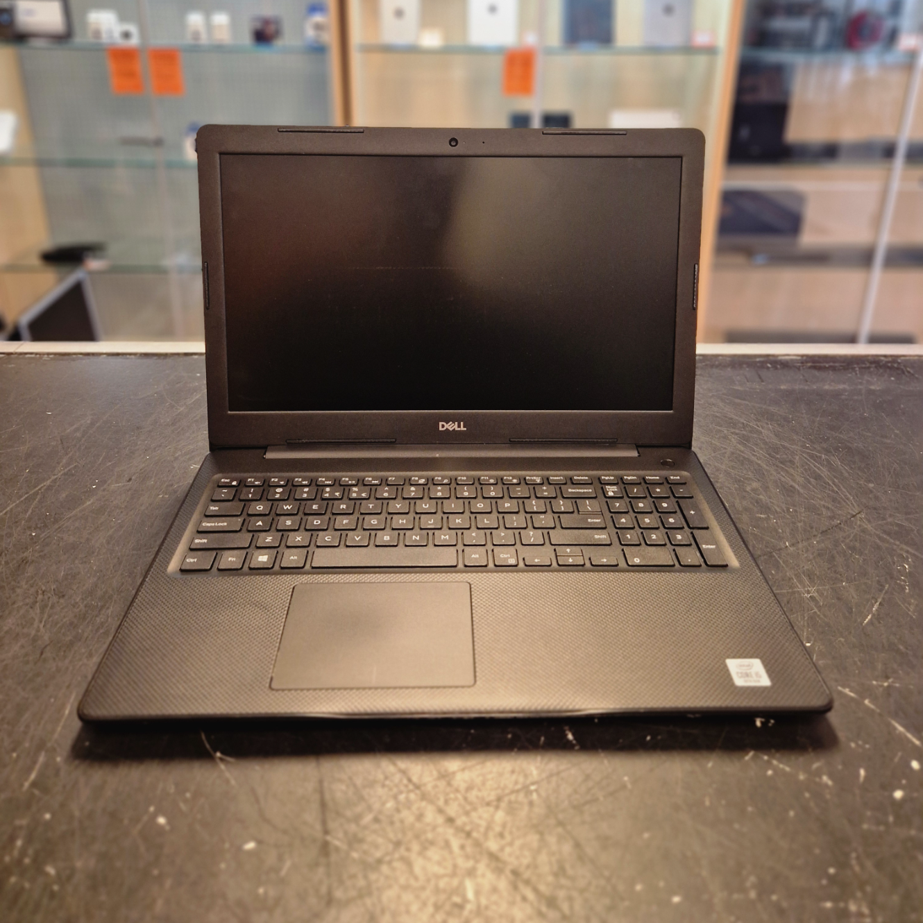 Dell Vostro 3590 Intel Core i7-8850H | 8GB | 256GB SSD - In Nette Staat