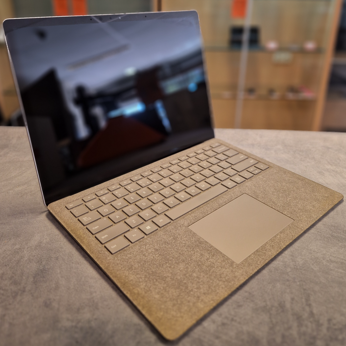 Microsoft Surface 1 Intel Core i5-7200U 8GB 256GB SSD - In Nette Staat