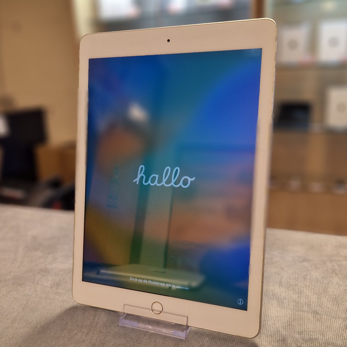 Apple iPad 6th Generation 128GB Accu 100% | Wifi - In Nette Staat