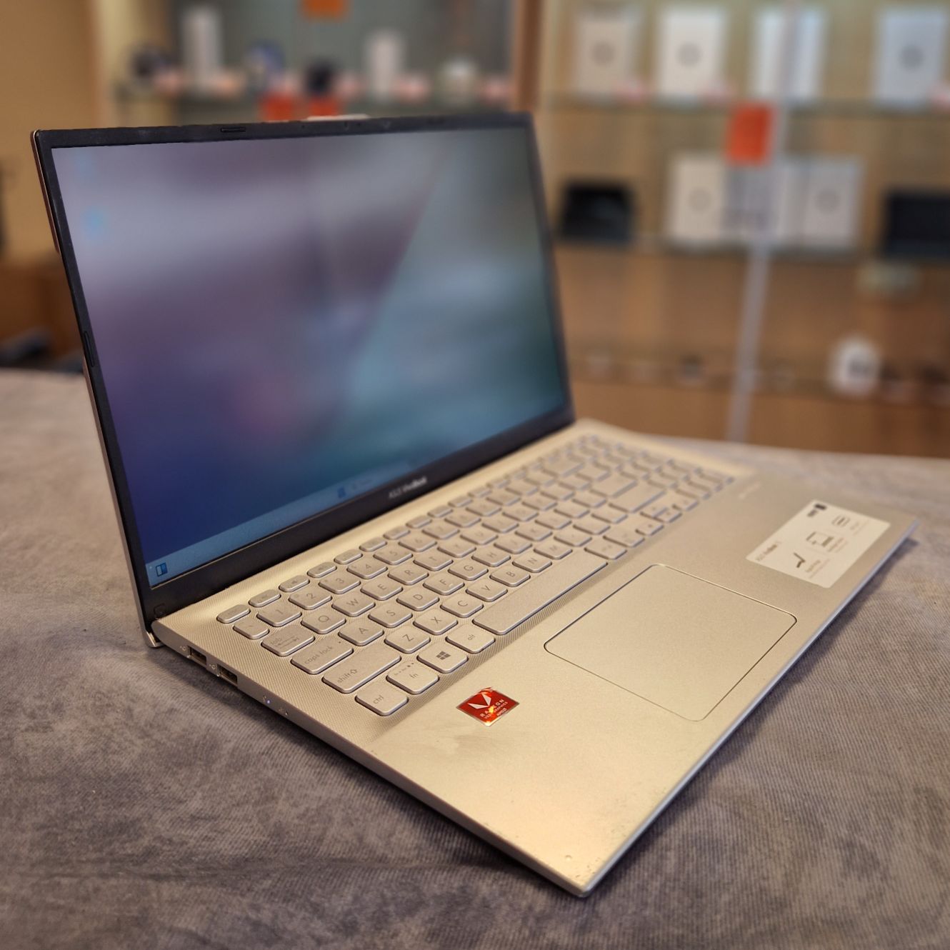 Asus Vivobook 15 AMD Ryzen 3 3200U 8GB 256GB SSD Windows 11 - In Goede Staat
