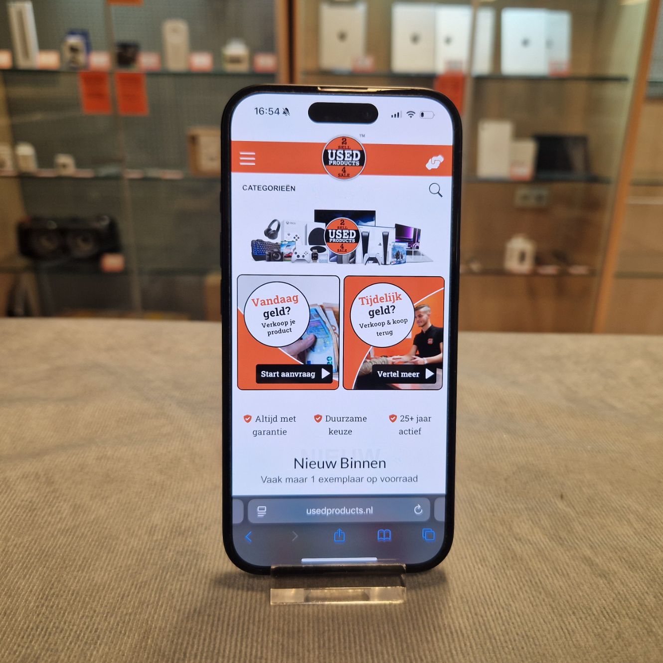 Apple iPhone 16 128GB Accu 100 - In Nette Staat