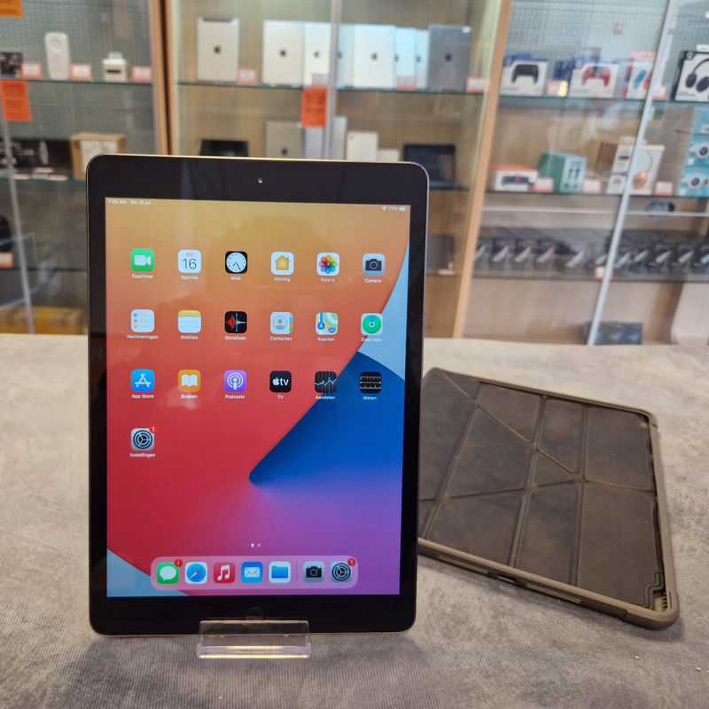 Apple iPad 8th Generatie 32GB Wifi iOS 18 - In Nette Staat
