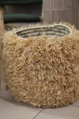 Rieten mand met Fringes