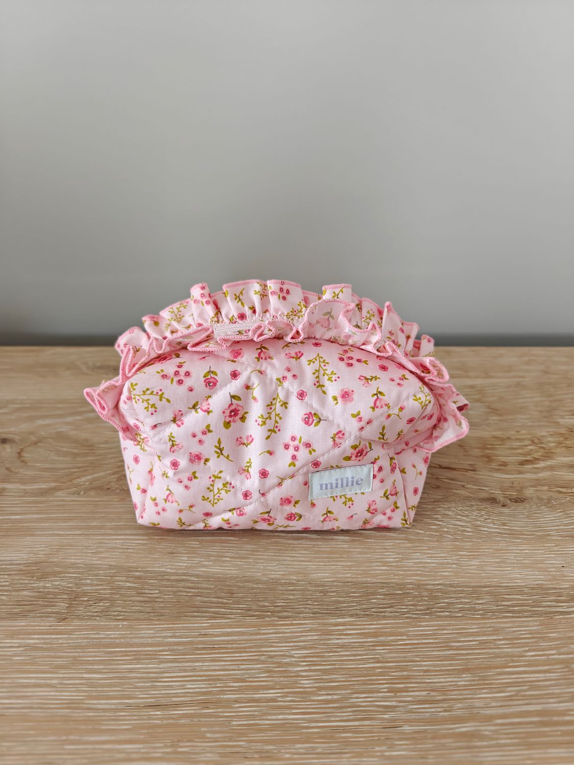 Millie toilettas klein ruffle bloemen