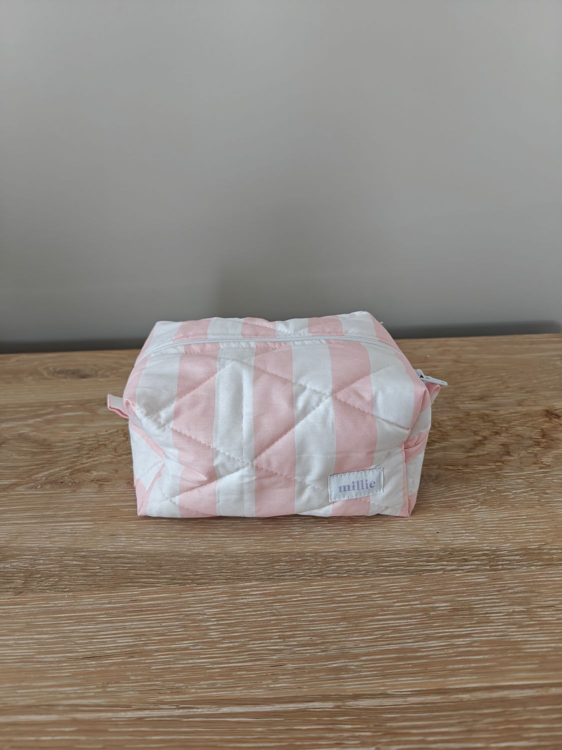 Millie toilettas medium dikke strepen roze