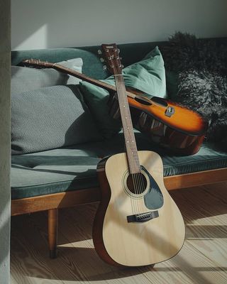 Yamaha F310 Acoustic Guitar -Natural
