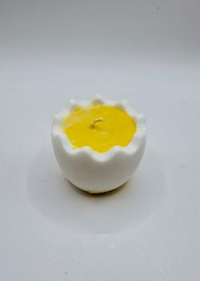 Halbes Ei mit Duftkerze – Frühlingshafter Duft für die Osterzeit