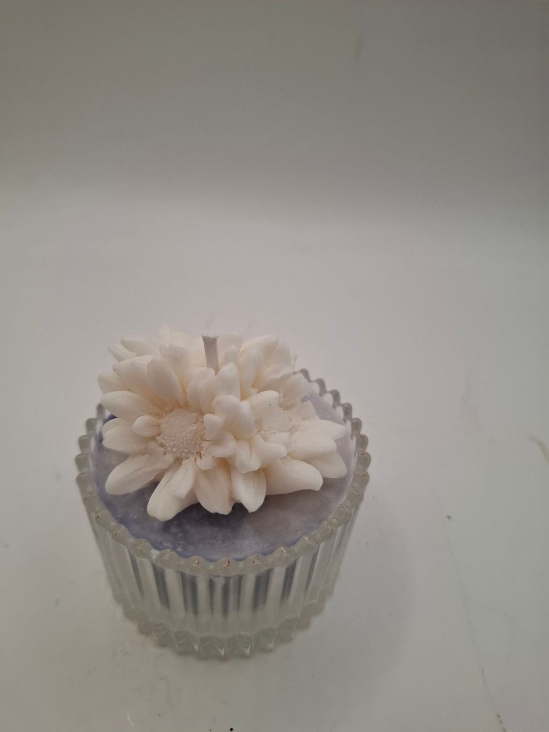 Duftglas mit kleiner Blüte – Lavendelzauber für die Sinne