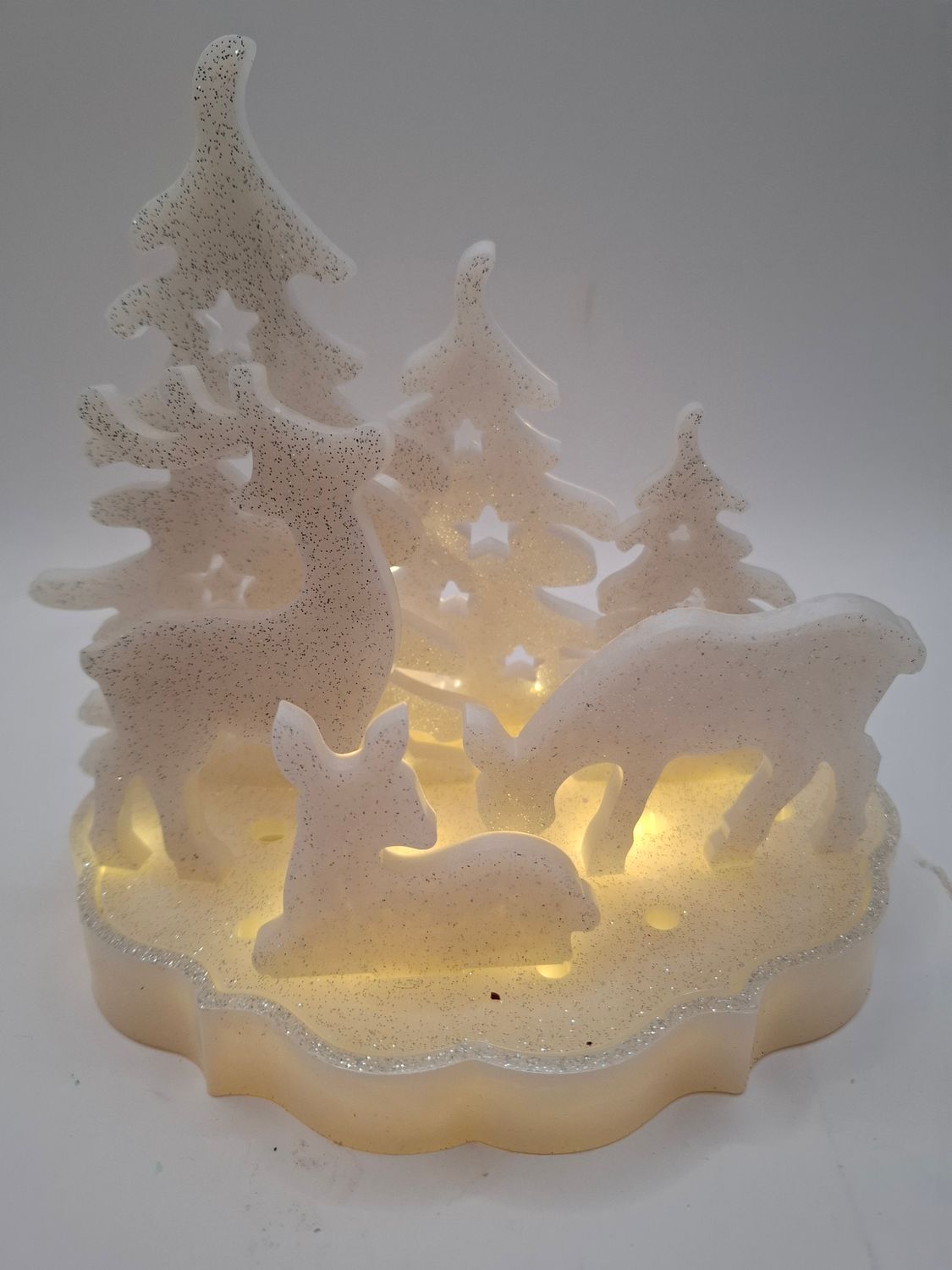 Wunderschöne Winterlandschaft aus Epoxidharz mit LED-Lichterkette – Magische Stimmung für die Festtage