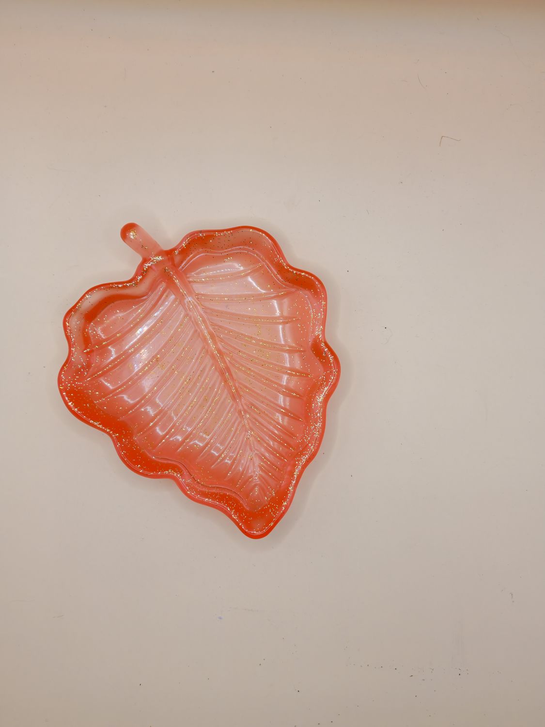 Seifenschale aus Epoxidharz in Blattform