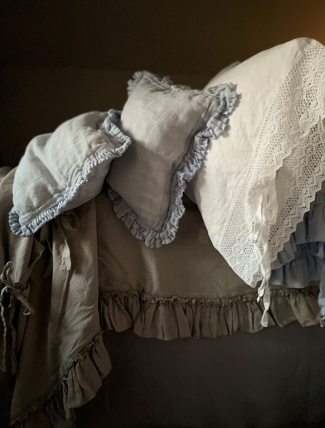 Linen pillows &amp; pillowcases
Handmade items
- Ready to ship 7-14 days