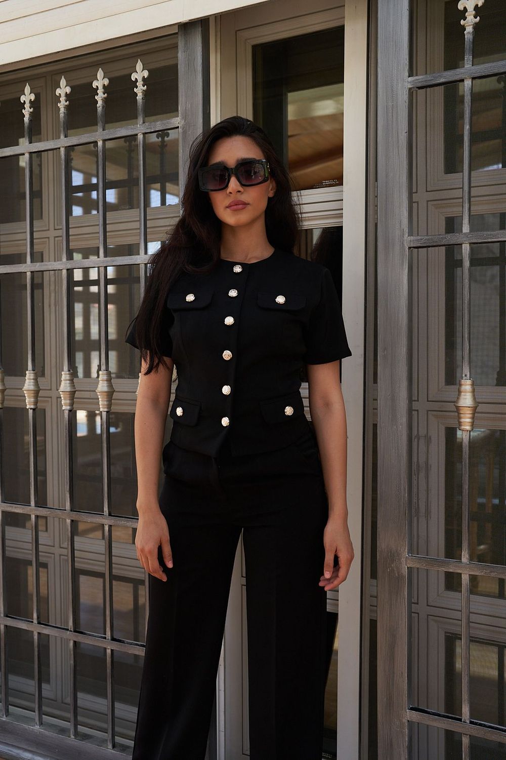 The Pallazo Black Button-down