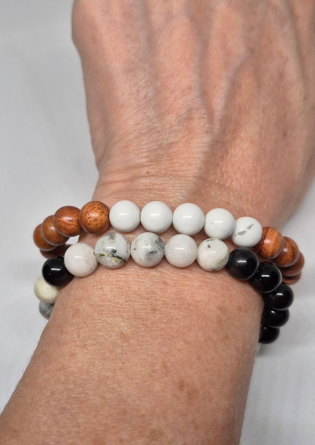 White Howlite &amp; Sandalwood Stretch Bracelet Set – Includes Howlite &amp; Black Bead Bracelet