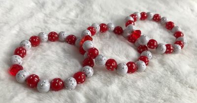 Candy Cane Kids Holiday Stretch Bracelet – Red, White &amp; Clear Festive Fun