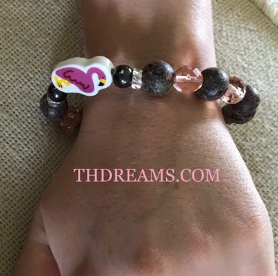 Handpainted Beaded Flamingo Stretch Bracelet – Playful Elegance with Unique Details