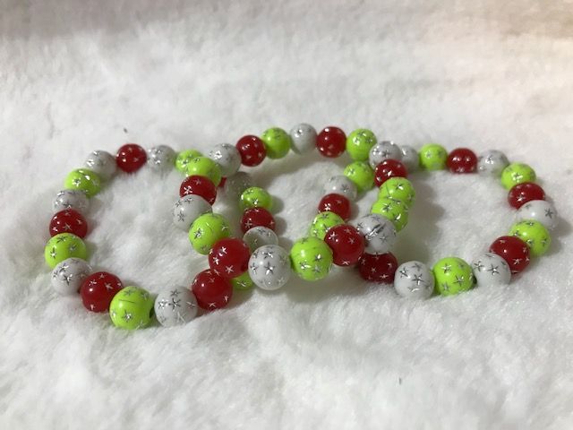 Kids Grinch Red, White &amp; Green Holiday Stretch Bracelet – Festive Fun for Little Wrists