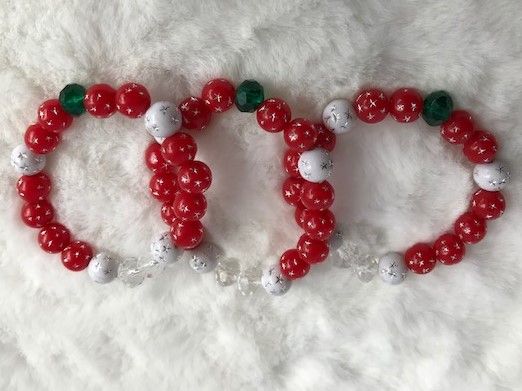Kids Holiday Stretch Bracelet – Red, White, Clear &amp; Green Accents