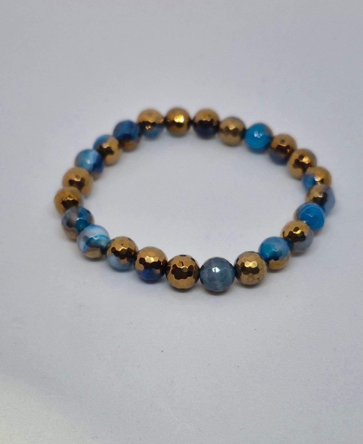 Plated Agate Blue &amp; Gold Stretch Bracelet – Elegant, Unique, and Timeless