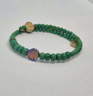 Tree of Life Memory Wire Bracelet – Green Magnesite &amp; Gold Charms