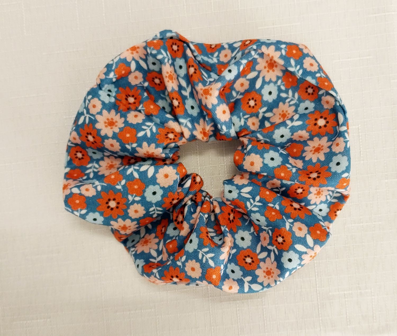 Scrunchie - red flower
